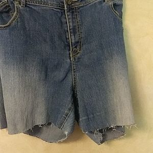 Women's plus size shorts